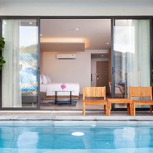 Deluxe Pool Access